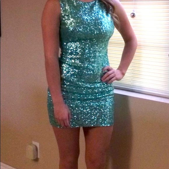 Dresses & Skirts - Size small formal dress